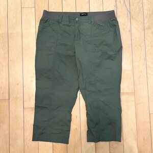 Reitmans Activewear Olive Practical Pockets Cargo Capri Pants Size 12